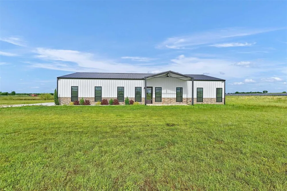 4153 Fm 901 Whitesboro, TX 76273