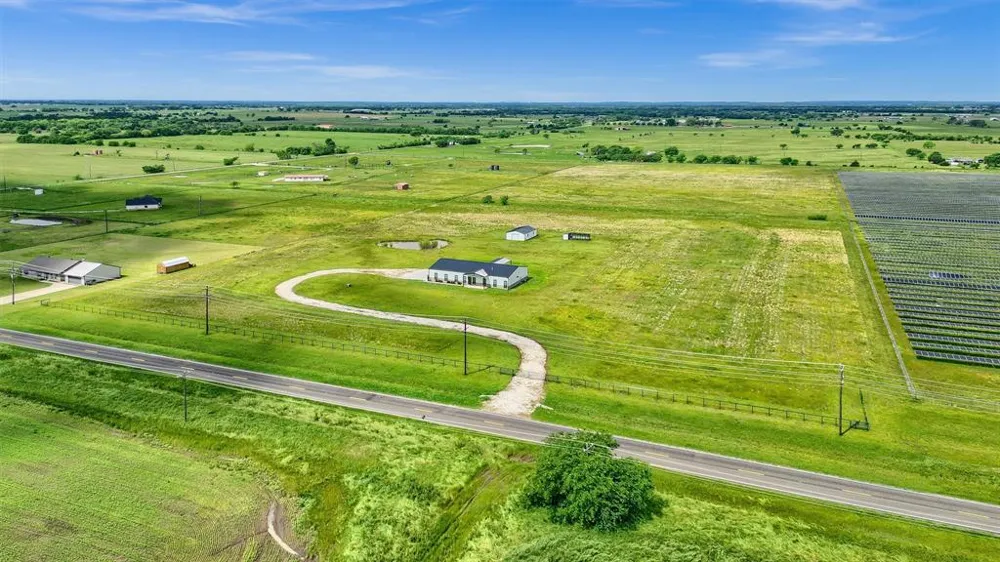 4153 Fm 901 Whitesboro, TX 76273