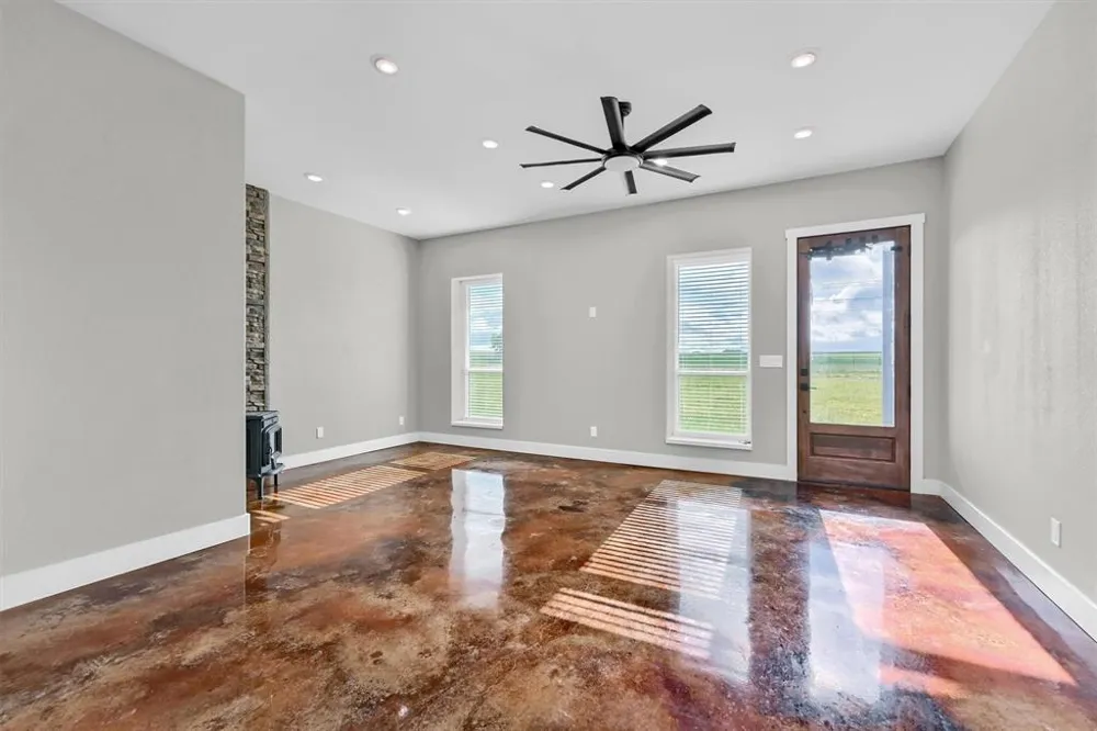 4153 Fm 901 Whitesboro, TX 76273