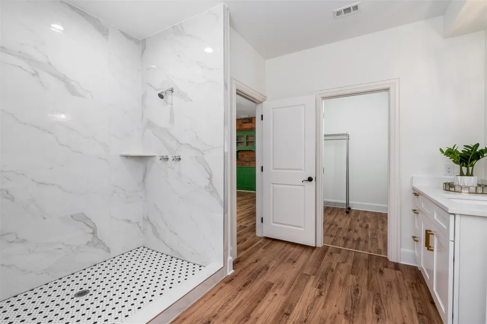 812 Baker Street McKinney, TX 75069