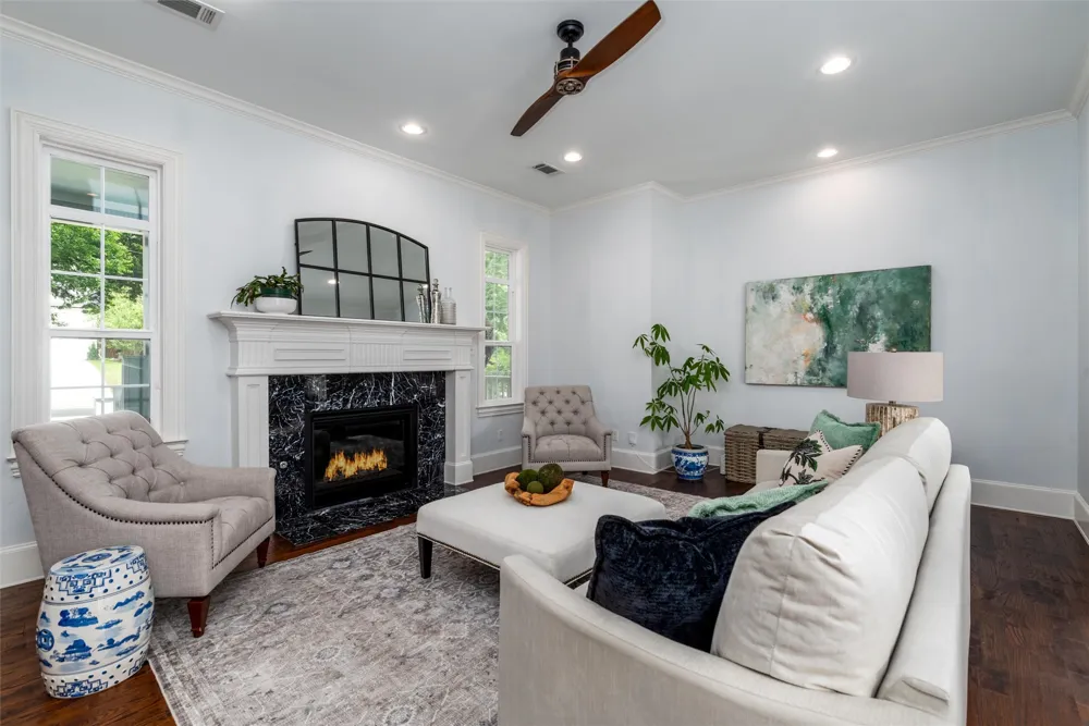 812 Baker Street McKinney, TX 75069