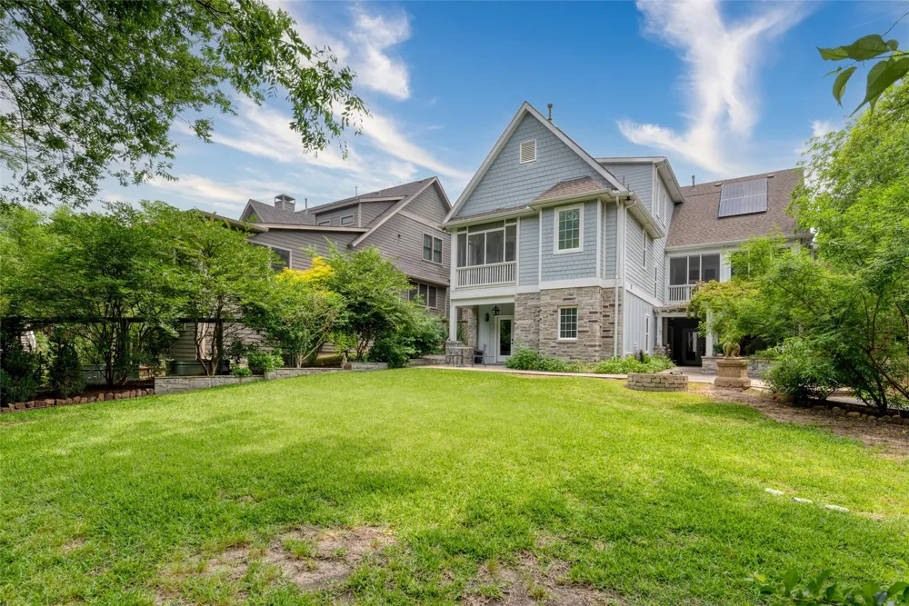 812 Baker Street McKinney, TX 75069