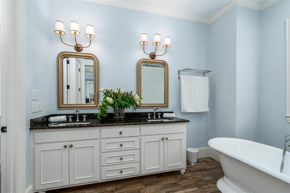 812 Baker Street McKinney, TX 75069