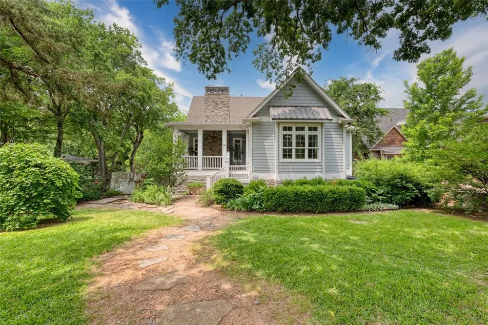 812 Baker Street McKinney, TX 75069