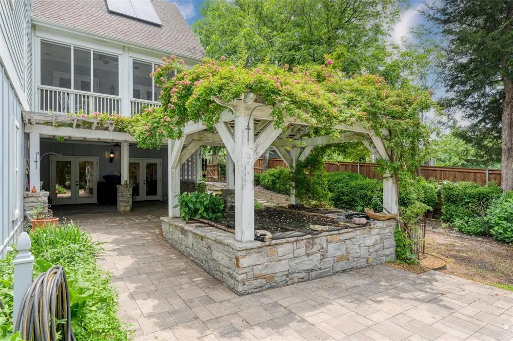 812 Baker Street McKinney, TX 75069