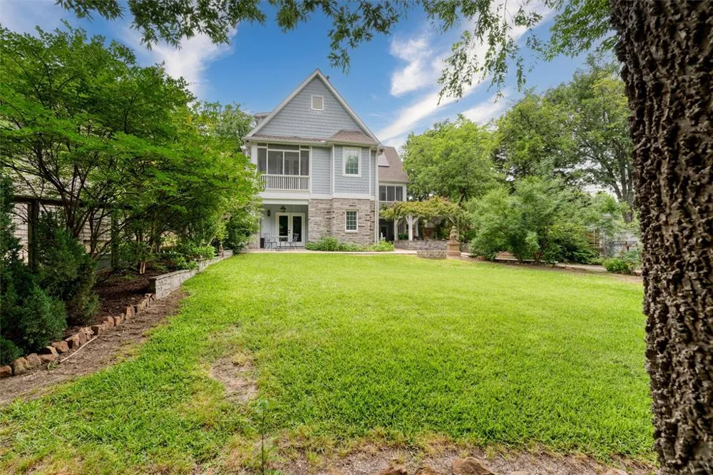 812 Baker Street McKinney, TX 75069