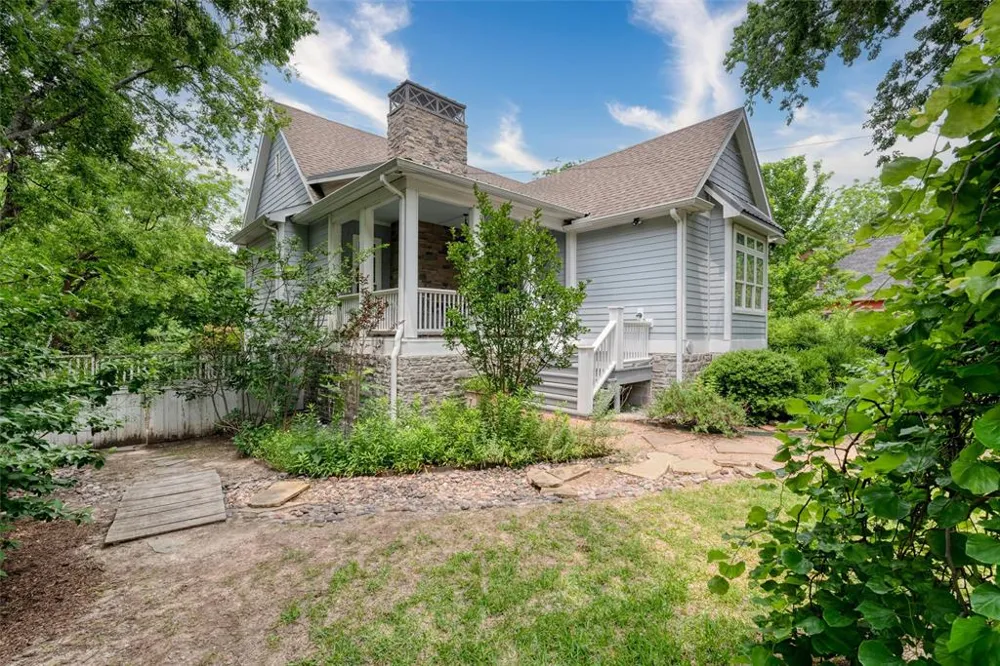 812 Baker Street McKinney, TX 75069