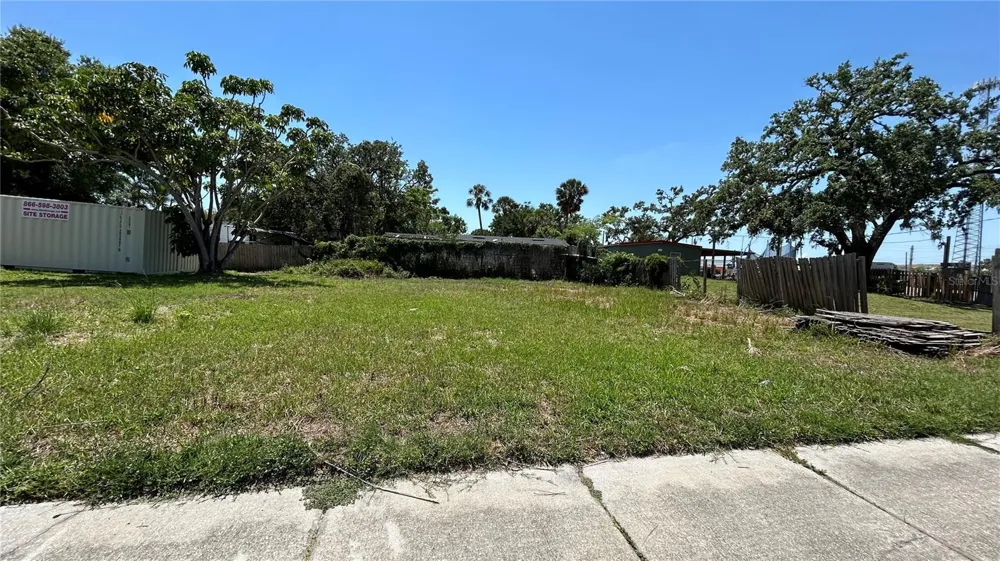 9909 S 41 HIGHWAY Gibsonton, FL 33534