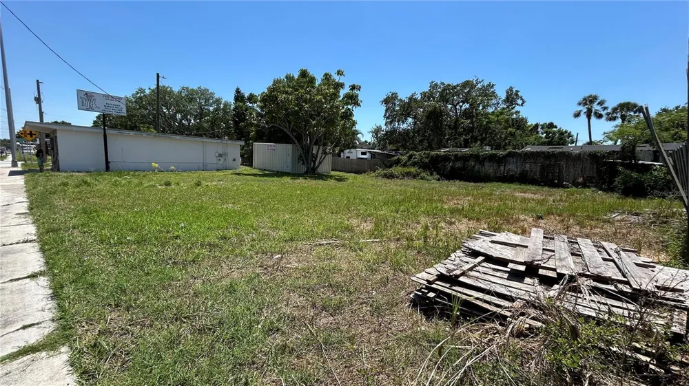 9909 S 41 HIGHWAY Gibsonton, FL 33534