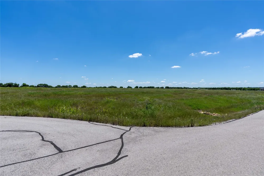 7257 Tom Trail Krum, TX 76249