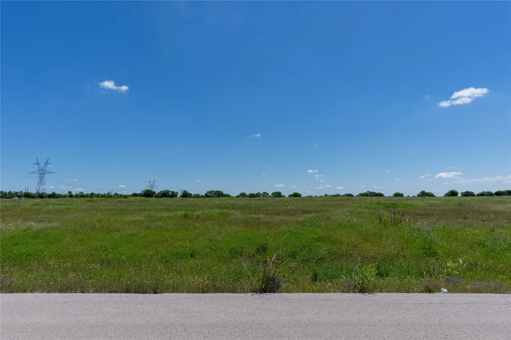 7257 Tom Trail Krum, TX 76249