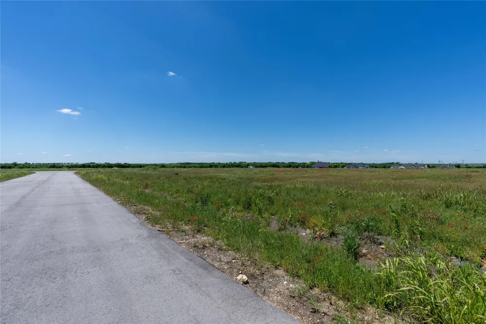 7257 Tom Trail Krum, TX 76249