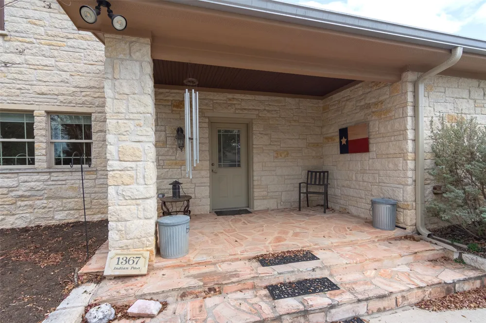 1367 Indian Pass Salado, TX 76571
