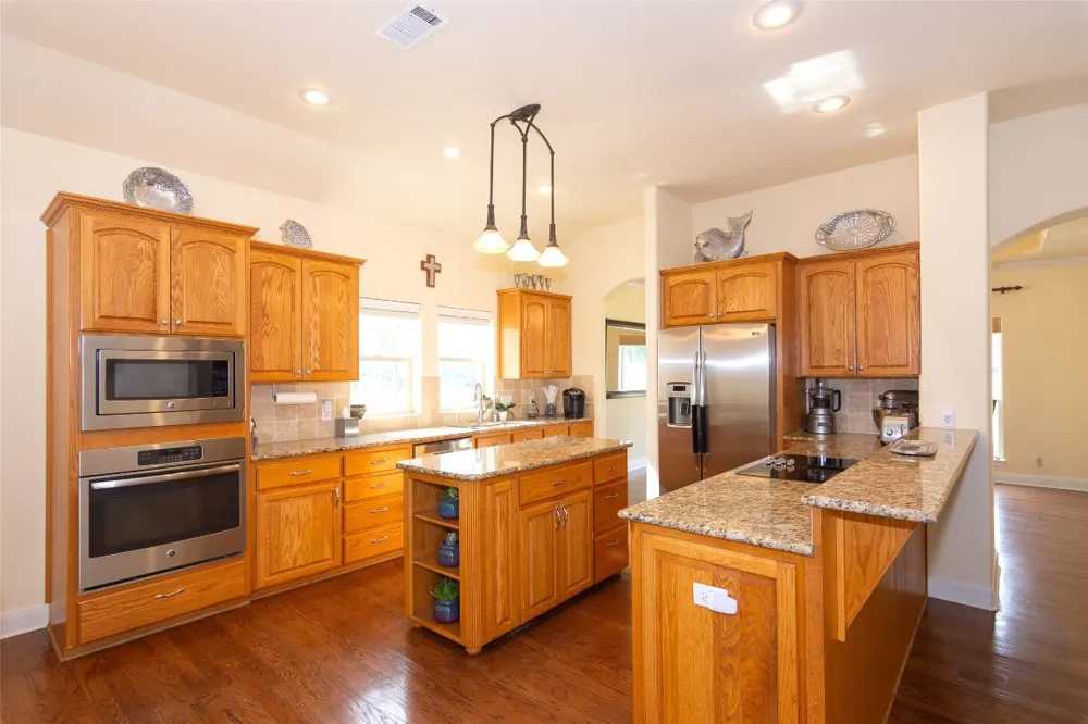 1367 Indian Pass Salado, TX 76571