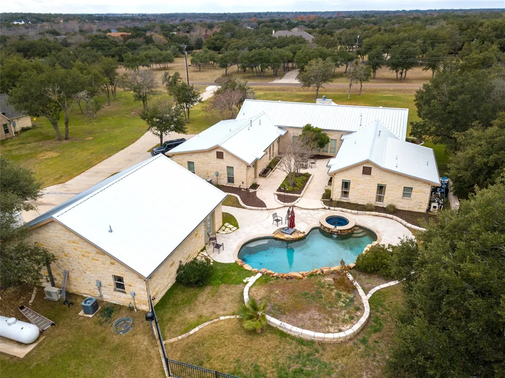 1367 Indian Pass Salado, TX 76571
