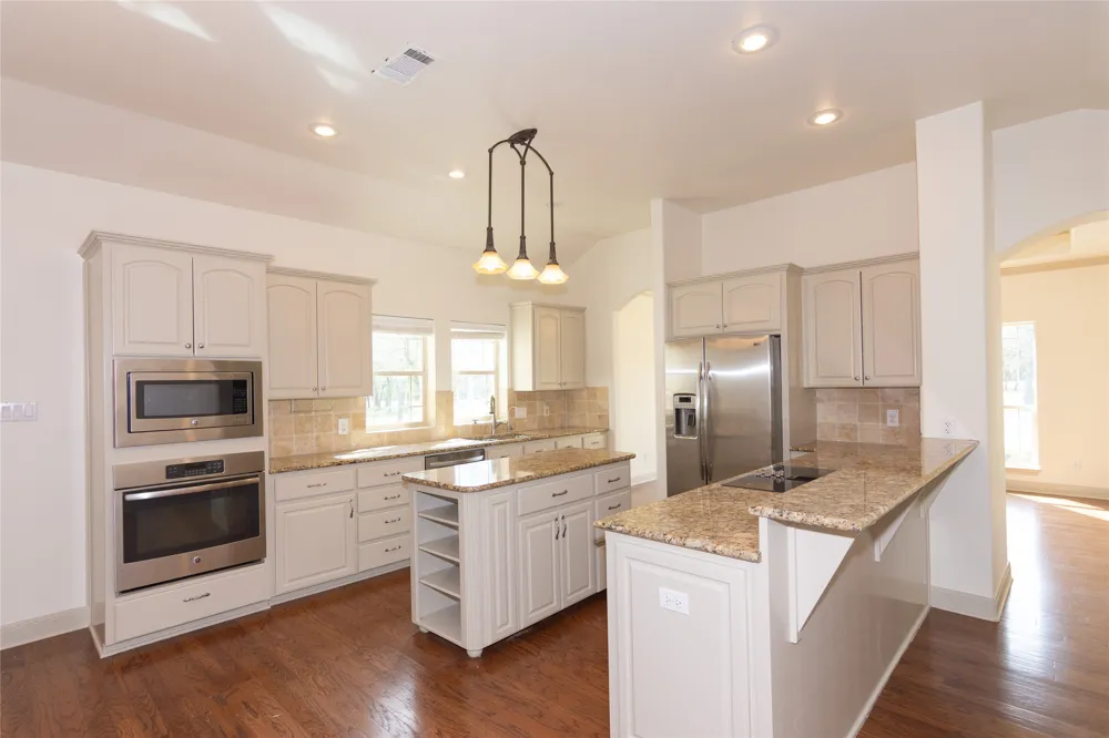 1367 Indian Pass Salado, TX 76571