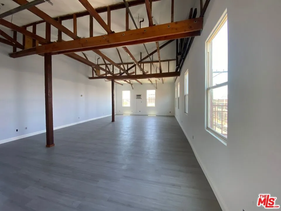726 S Santa Fe Avenue #303 Los Angeles, CA 90021
