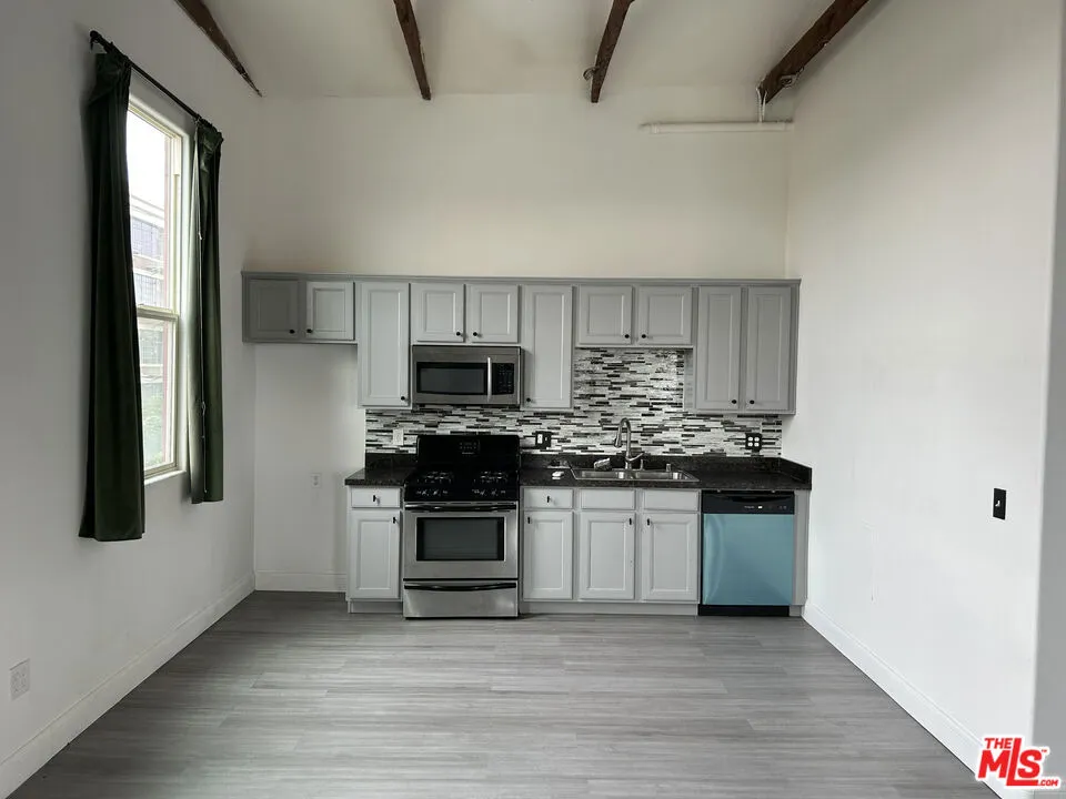 726 S Santa Fe Avenue #303 Los Angeles, CA 90021
