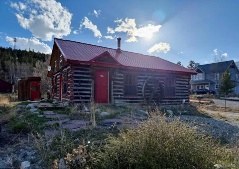 447 Main Street