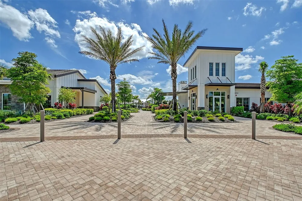 17550 CRESCENT MOON LOOP Bradenton, FL 34211