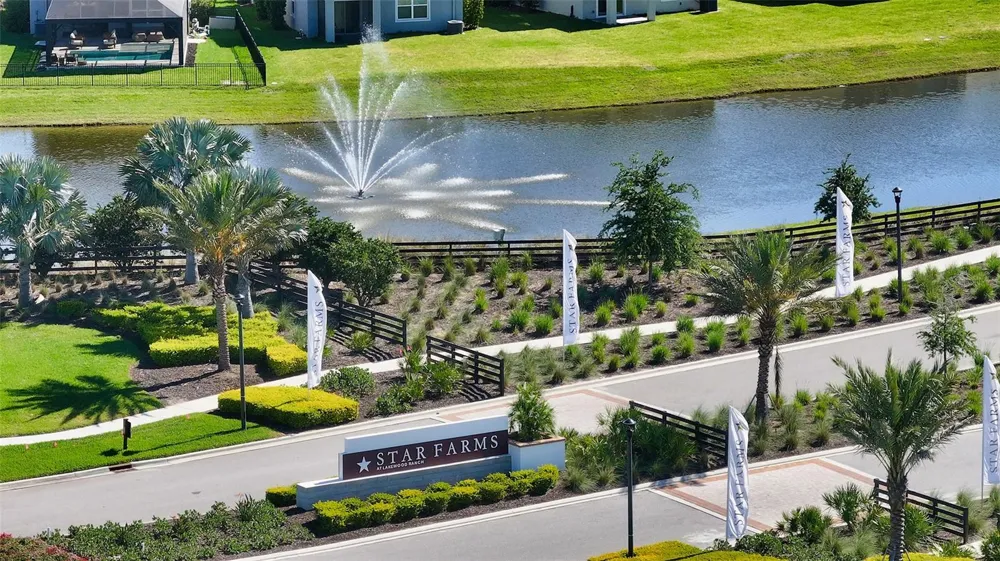 17550 CRESCENT MOON LOOP Bradenton, FL 34211