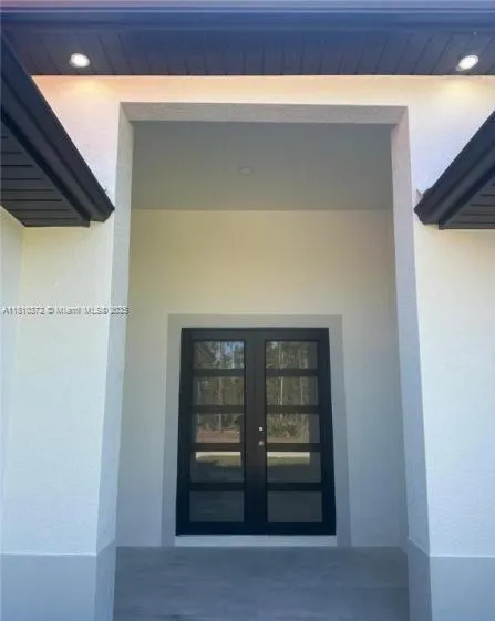 2002 E 13th St Lehigh Acres, FL 33972