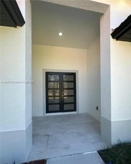 2002 E 13th St Lehigh Acres, FL 33972