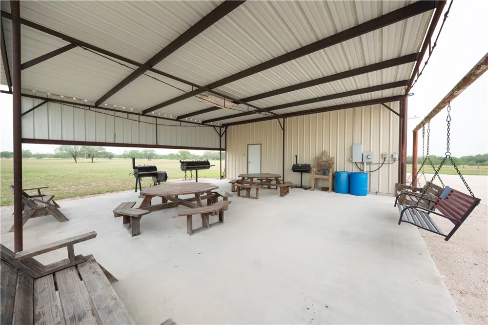 227 Hollow Tree Alice, TX 78332
