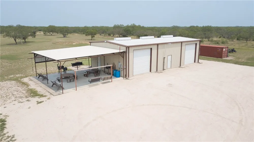 227 Hollow Tree Alice, TX 78332