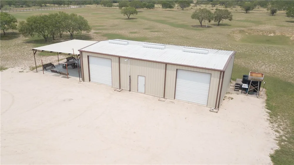 227 Hollow Tree Alice, TX 78332