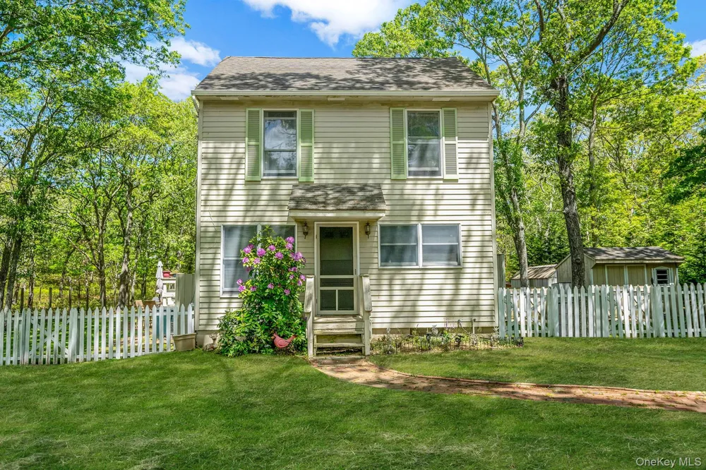 28 Huntting Road East Hampton, NY 11937