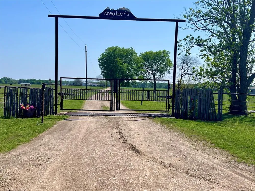 4798 E FM 198 Lake Creek, TX 75450