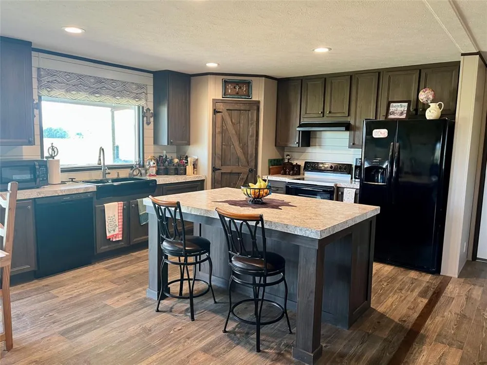 4798 E FM 198 Lake Creek, TX 75450