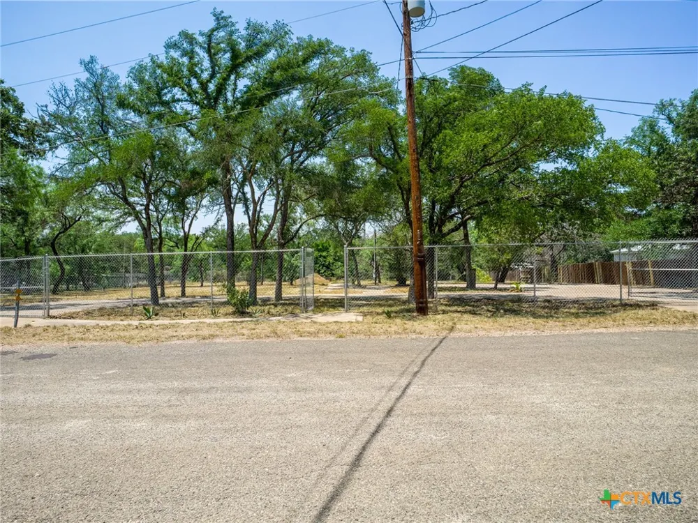 2805 Kingdom Drive Marble Falls, TX 78654