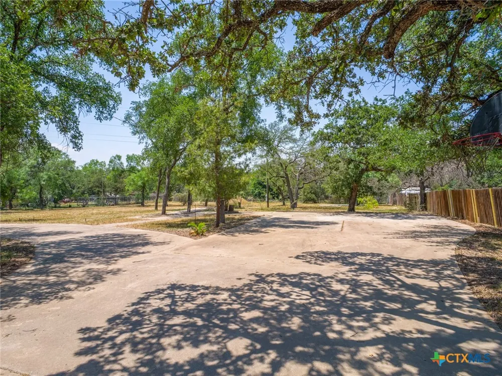 2805 Kingdom Drive Marble Falls, TX 78654