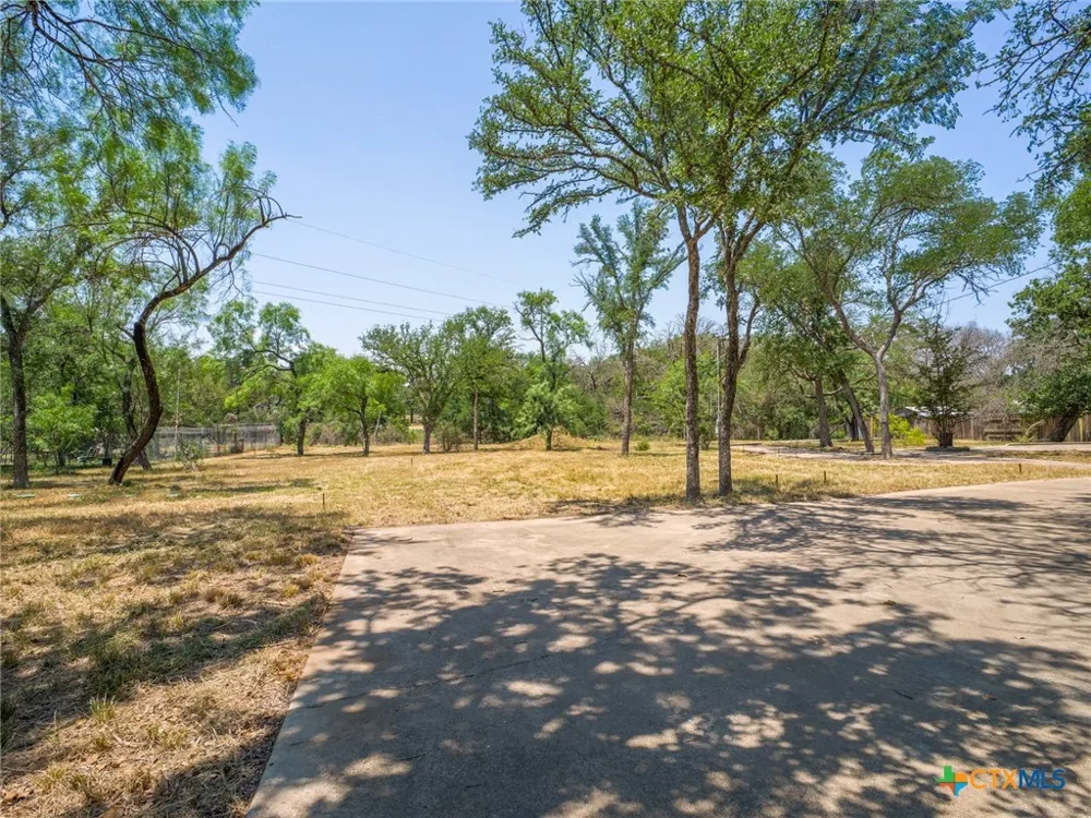 2805 Kingdom Drive Marble Falls, TX 78654