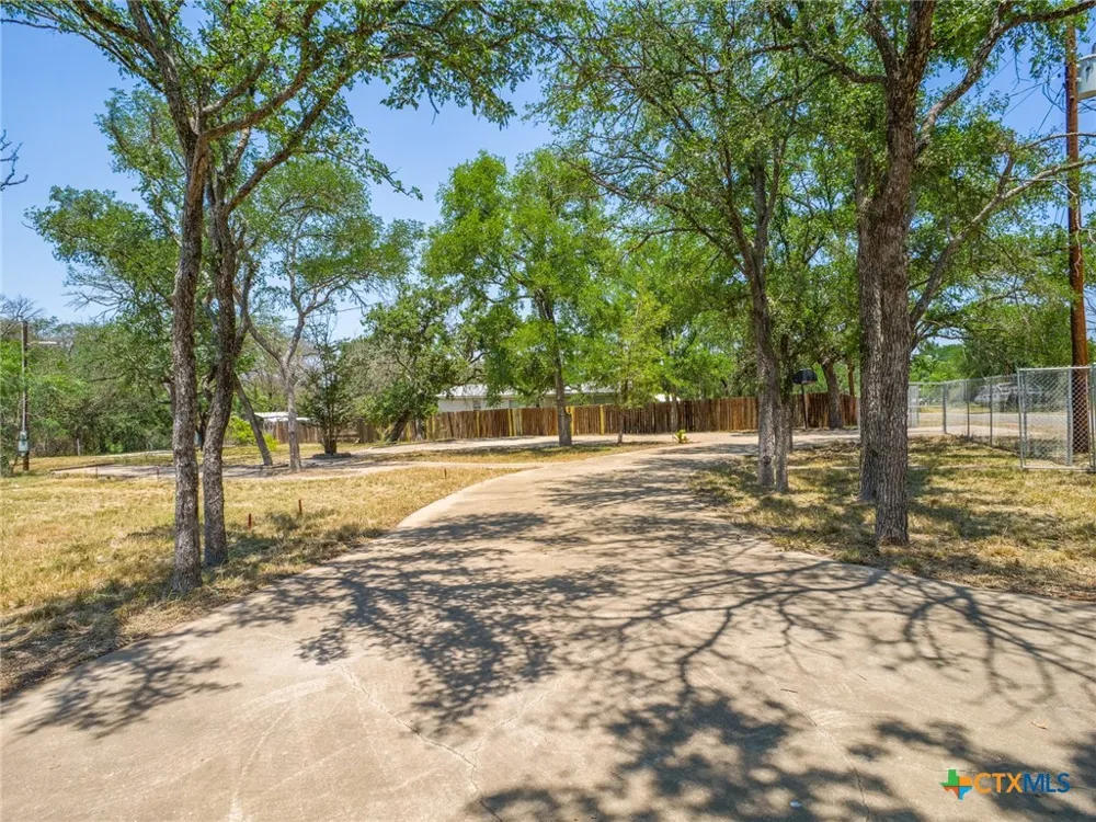 2805 Kingdom Drive Marble Falls, TX 78654