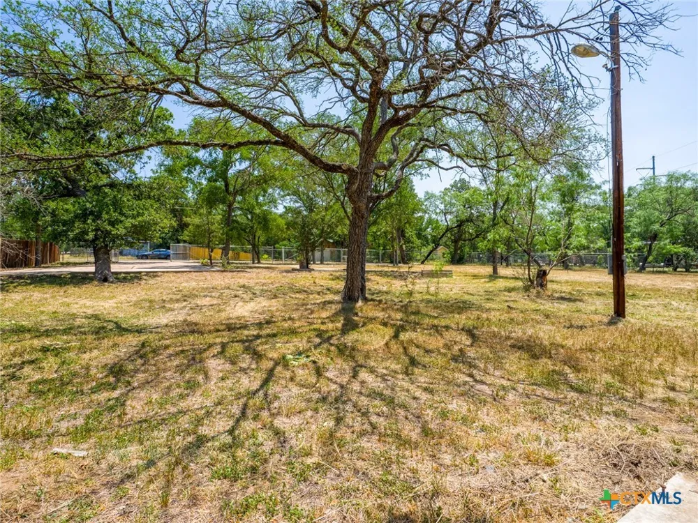 2805 Kingdom Drive Marble Falls, TX 78654