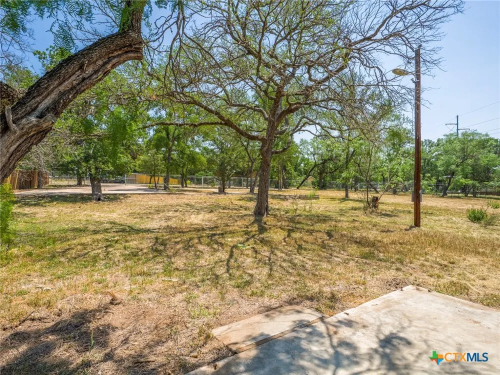 2805 Kingdom Drive Marble Falls, TX 78654
