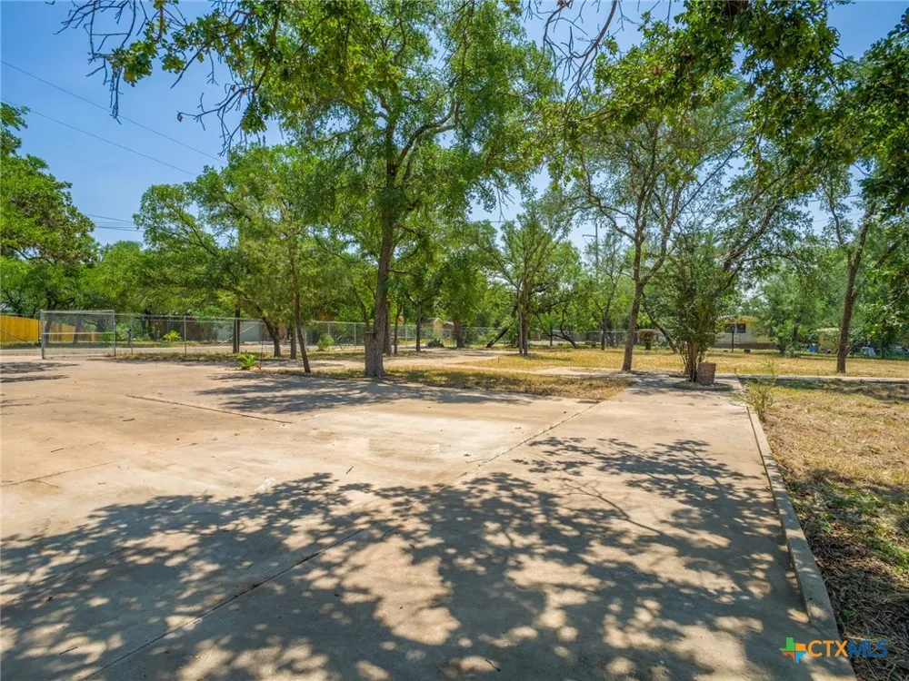 2805 Kingdom Drive Marble Falls, TX 78654