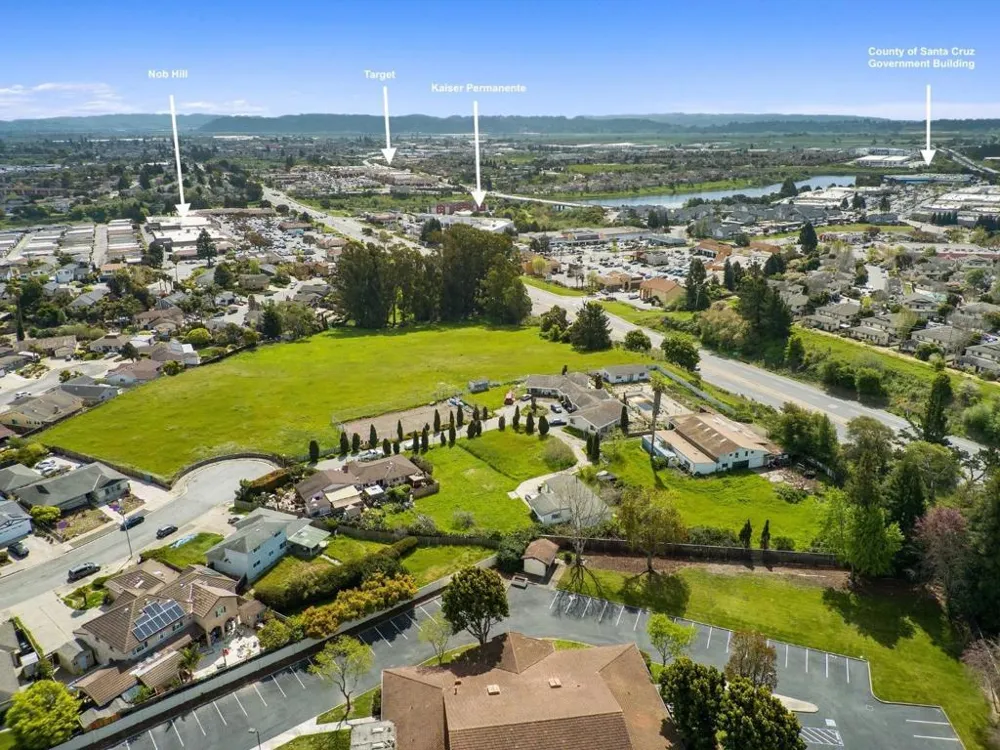 40 Eileen Street Watsonville, CA 95076