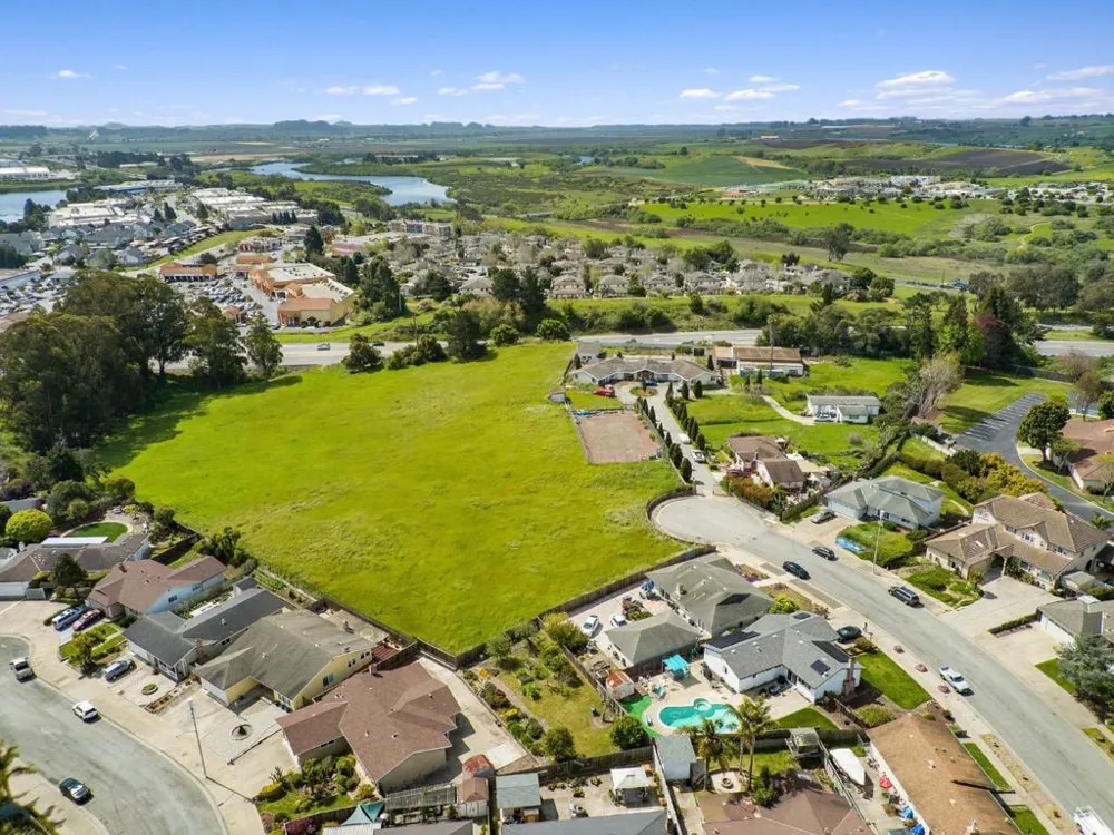 40 Eileen Street Watsonville, CA 95076