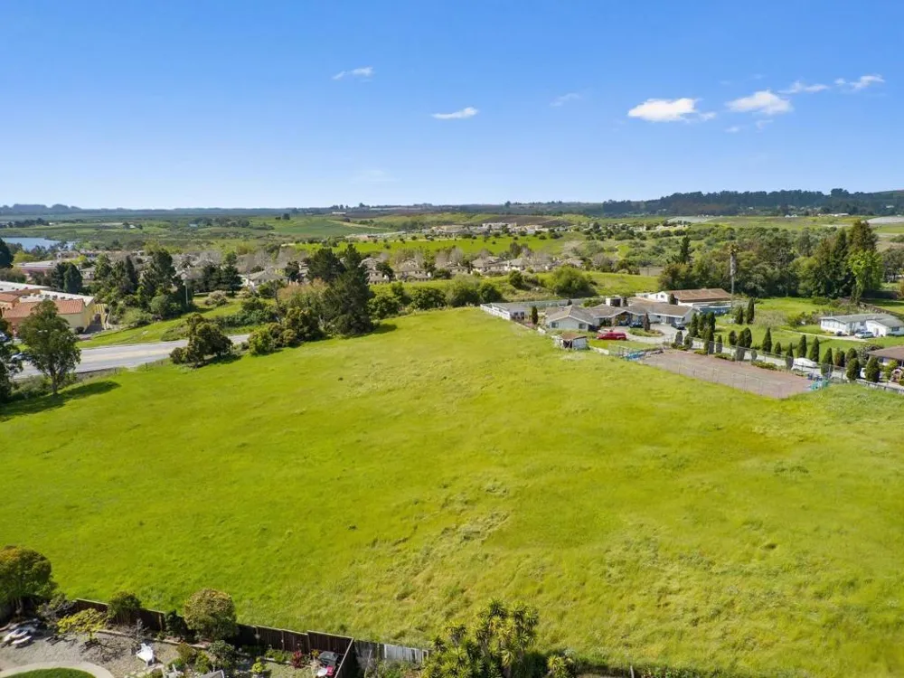40 Eileen Street Watsonville, CA 95076