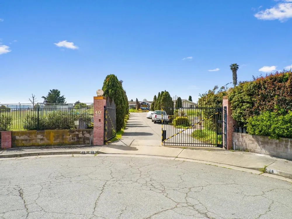 40 Eileen Street Watsonville, CA 95076