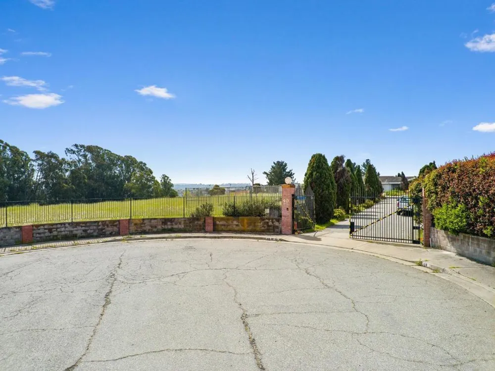 40 Eileen Street Watsonville, CA 95076