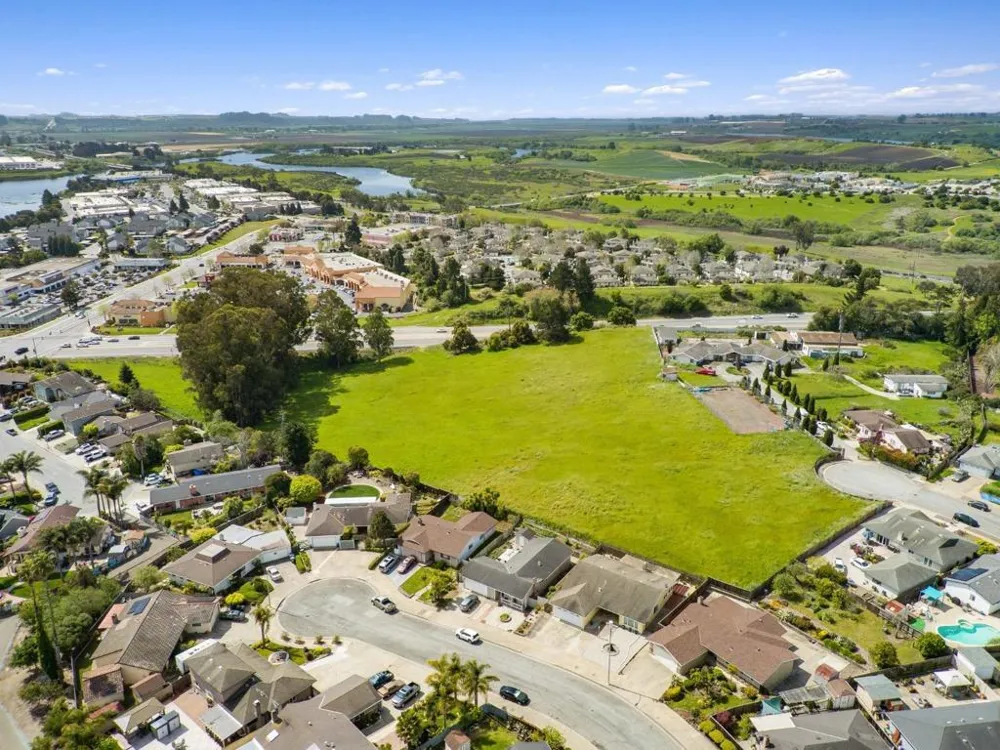 40 Eileen Street Watsonville, CA 95076