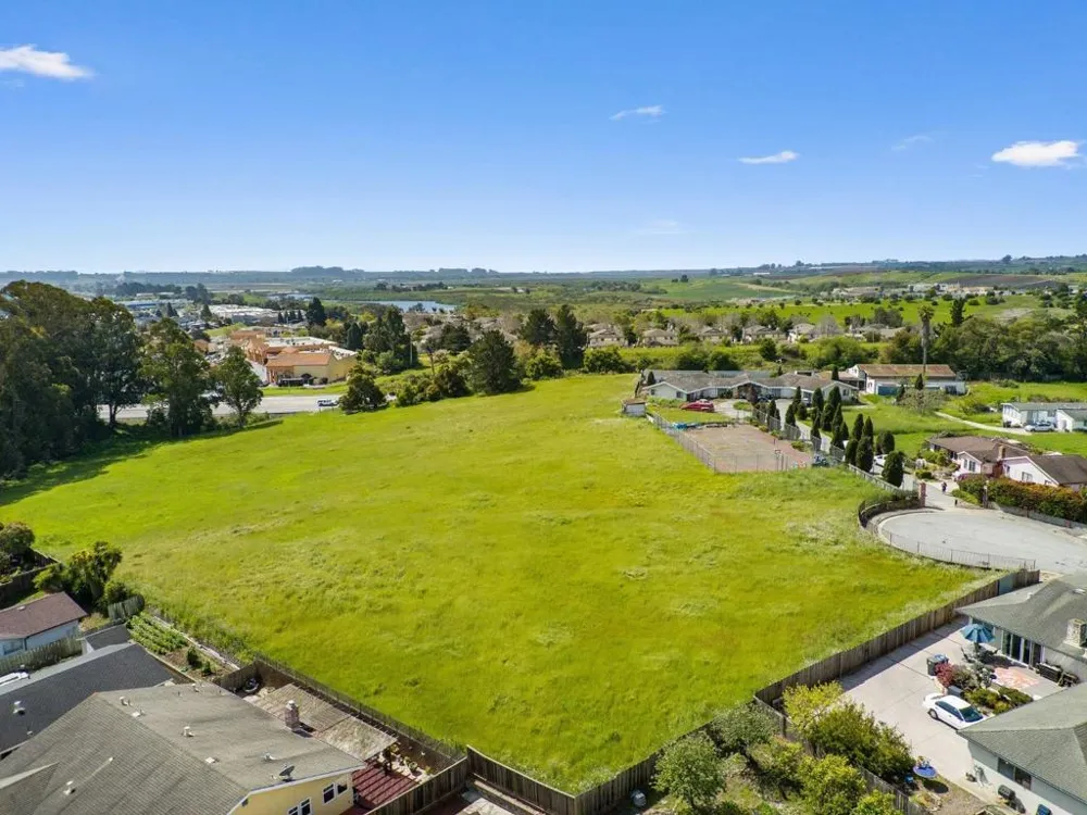 40 Eileen Street Watsonville, CA 95076