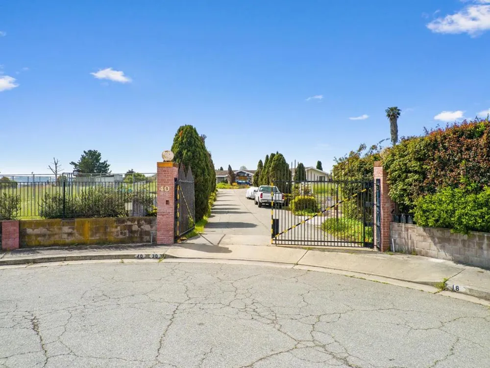 40 Eileen Street Watsonville, CA 95076