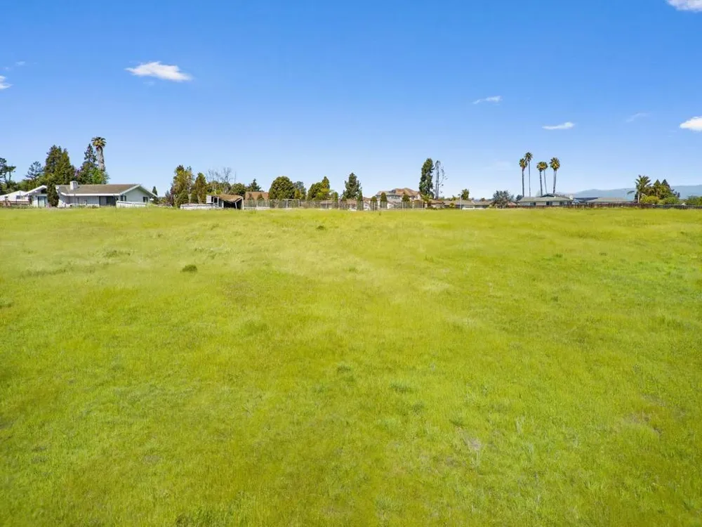 40 Eileen Street Watsonville, CA 95076