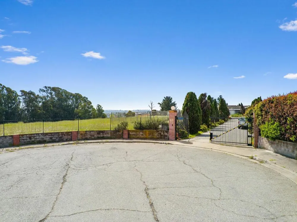 40 Eileen Street Watsonville, CA 95076